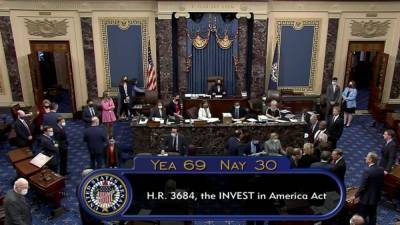 Сенат США утвердил "план Байдена" на 3,5 триллиона долларов