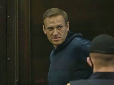 Следственный комитет предъявил Навальному обвинение в посягательстве на права россиян