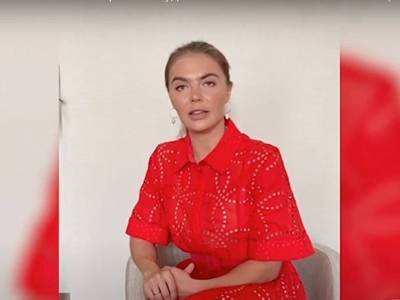 Собчак озвучила цену платья Кабаевой из нового видео