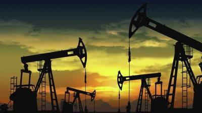 Нефть дешевеет после скачка цен