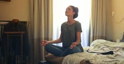 Как медитация помогает уснуть — 5 полезных техник