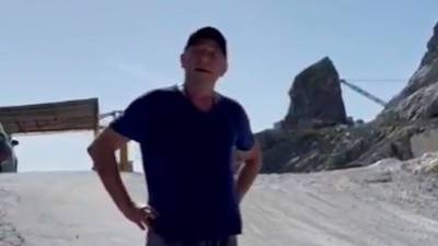 Видео из Сети. Лепс ответил на обвинения в пьянстве 50-километровым походом в горы