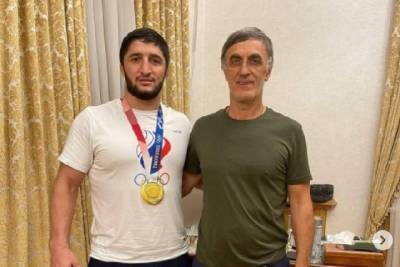 Депутат Госдумы подарил чемпиону Олимпиады Садулаеву миллион долларов