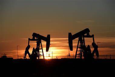 Падение цен на нефть замедлилось после выхода данных о ее запасах в США