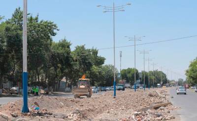 В Узбекистане запустят мобильное приложение для контроля денег, потраченных на строительство и ремонт дорог. Также здесь можно будет жаловаться на ямы