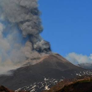 Вулкан Этна установил новый рекорд высоты
