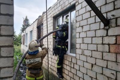 В Курском районе из горящего многоквартирного дома спасли мужчину