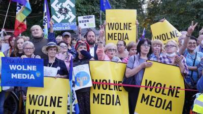 Польша: Сейм проголосовал за ограничение деятельности иностранных СМИ