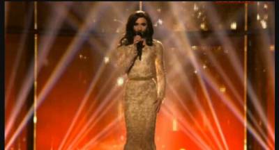 Бородатая победительница "Евровидения" Кончита Вурст отрастила себе животик: "Моя дорогая..."