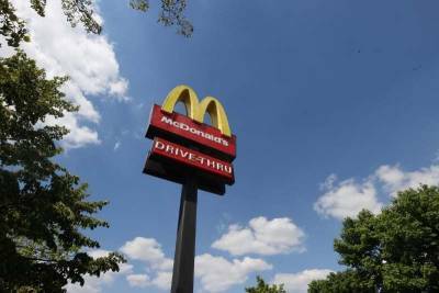 McDonald’s обязует своих сотрудников в США привиться от COVID-19 к 27 сентября