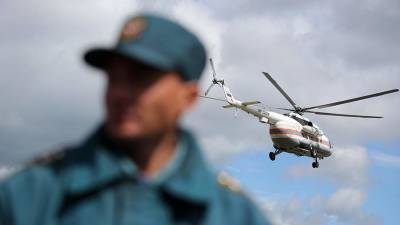 Сотрудники МЧС прибыли на место крушения вертолета Ми-8 на Камчатке