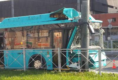 Стала известна предварительная причина ДТП с автобусом в Петербурге
