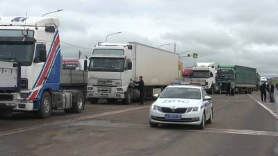Новости на "России 24". На границе с Китаем застряли несколько сотен грузовиков