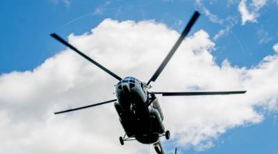 На Камчатке вертолет с туристами упал в озеро: есть жертвы