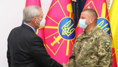 Главнокомандующий ВСУ встретился с представителем НАТО: что обсуждали