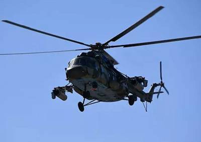 На Камчатке вертолет Ми-8 упал в озеро, судьба восьми человек неизвестна