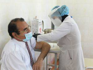 Узбекистанцам возобновили вакцинацию 2-й и 3-й дозой ZF-UZ-VAC2001