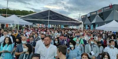 Более 1,5 тысячи новосибирцев поддержали отставку мэра Анатолия Локтя
