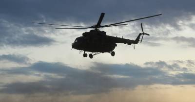 В России разбился и утонул вертолет с туристами: восемь человек погибли