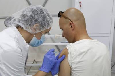 В Петербурге началась вакцинация иностранцев от коронавируса