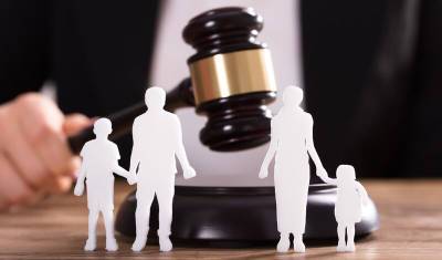 Пожил в семье - плати! Почему суды начисляют алименты за чужих детей