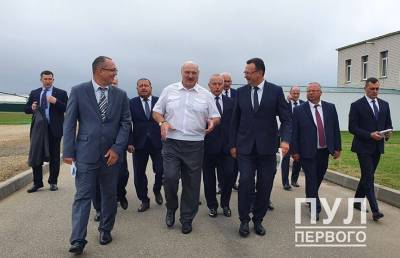 Лукашенко посещает предприятие «Белвитунифарм»