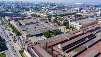 Прокуратура признала "рыжий дым" с Кировского завода опасным для жизни