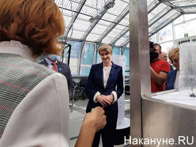 Руководитель "Сириуса" и один из лидеров списка "ЕР" Елена Шмелева посетила "Золотое сечение" в Екатеринбурге