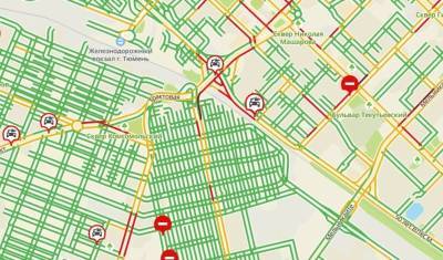 В центре Тюмени из-за ДТП возникла километровая пробка на Трактовой и Запольной