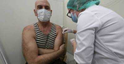 Главврач Филатовской больницы заявил о безопасности "Спутника V" для мужского здоровья