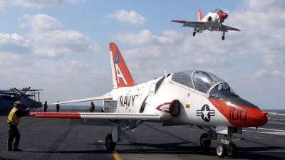 США ищут замену учебным самолетам T-45 Goshawk