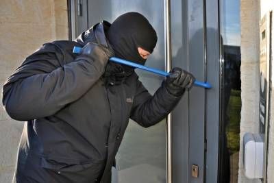 Четверых мужчин осудили за воровство из воткинского банка более 7 млн рублей