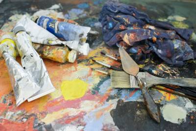 Быть художником – опасное занятие? Топ самых неожиданных профессиональных заболеваний