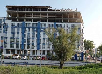 В Киеве застройщик возводит дополнительные этажи к заселенному ЖК