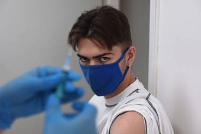 В российских вузах будут требовать от студентов справки о вакцинации от COVID-19