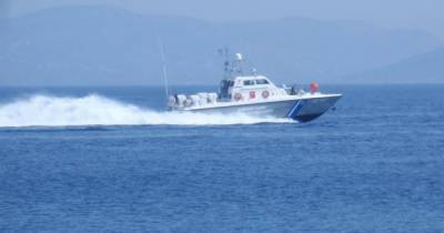 Судно с туристами затонуло возле острова Милос – подробности