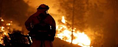 В Италии пожарные ведут борьбу с 500 очагами возгорания