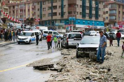 Количество жертв наводнения в Турции увеличилось до 17