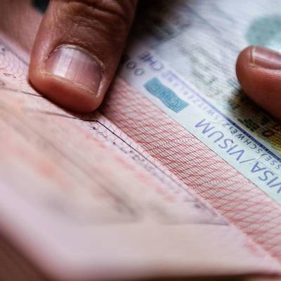 В Госдуму внесен законопроект об изъятии загранпаспортов у должников