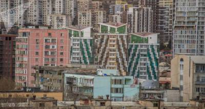 Жителей многоэтажки в центре Тбилиси эвакуировали из-за угрозы обрушения дома