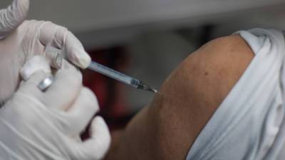 "У меня лежит пациентка": Врач рассказал о тромбозах после вакцинации