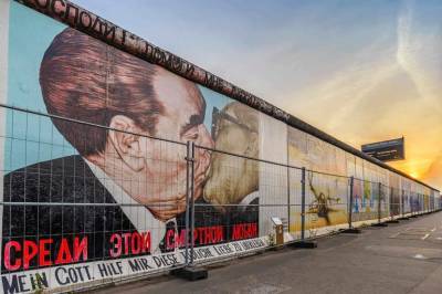 Этот день в истории: когда начали строить Берлинскую стену?