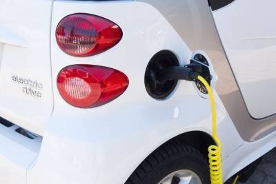 Владельцев электромобилей в Карелии освобождают от транспортного налога