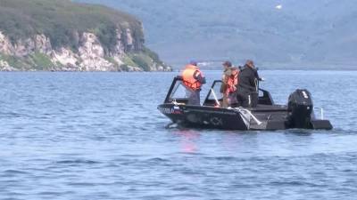 На Камчатке военная глубоководная техника приступила к работам на Курильском озере