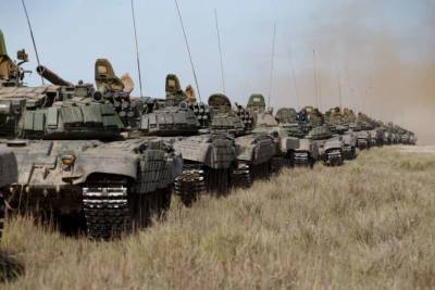 Боевики на Донбассе размещают танки, гаубицы и БМП