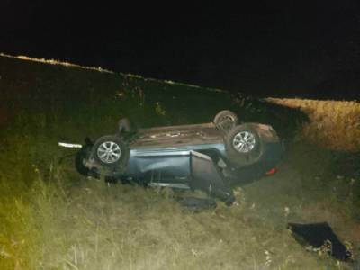 В Башкирии иномарка съехала в кювет и опрокинулась: пострадал водитель