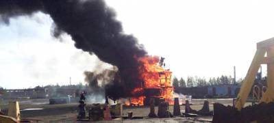 На севере Карелии спасатели оттачивали навыки борьбы с пожарами