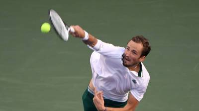 Медведев вышел в четвертьфинал «Мастерса» в Торонто