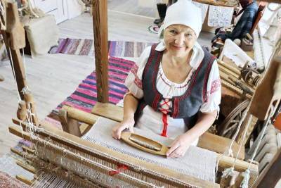 Як на Навагрудчыне Любоў Завольская захоўвае традыцыі беларускага ткацтва