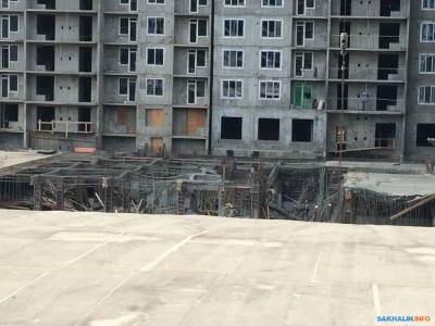 На стройке в Южно-Сахалинске рухнуло перекрытие